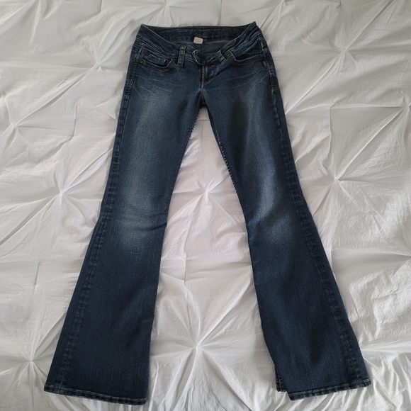 Silver Jeans - Tuesday. Size 26/31 - Picture 1 of 4
